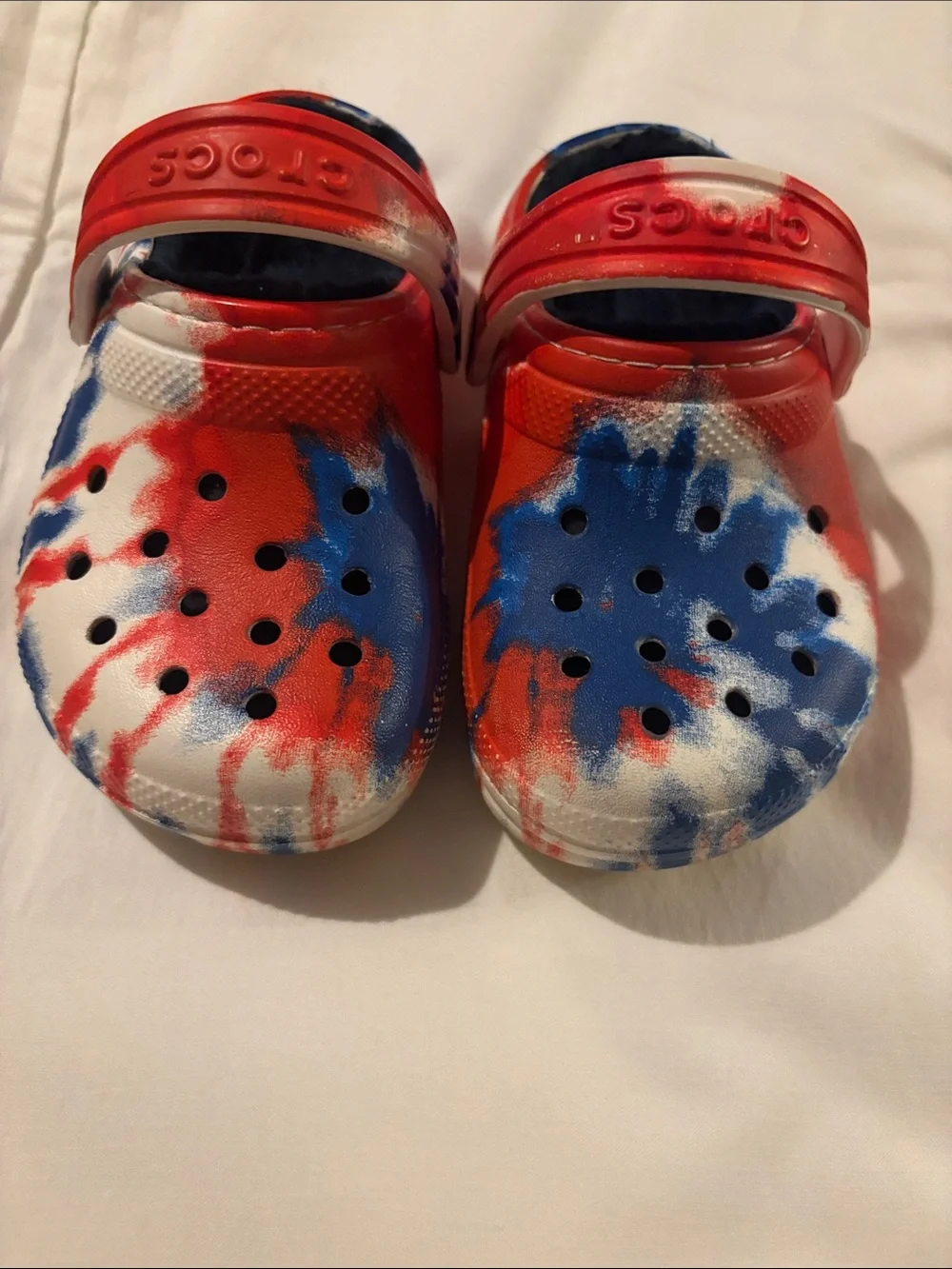 CROCS Kids Red White & Blue Tie-Dye Fuzzy Lined Clogs